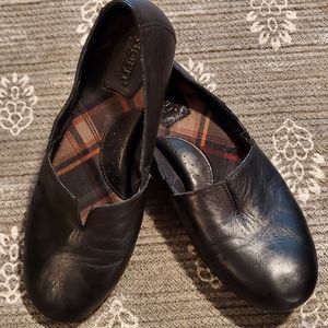 Women's Soft Leather slip on shoe. BORN